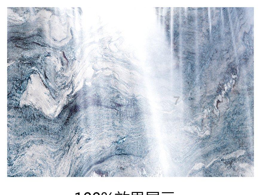 雪天道路结冰一孕妇突发出血,医护、民警合力用担架抬人紧急送医